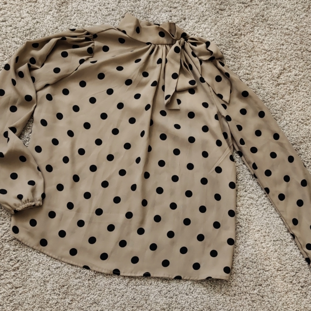 Black and Tan Long Sleeve Tie Front Blouse